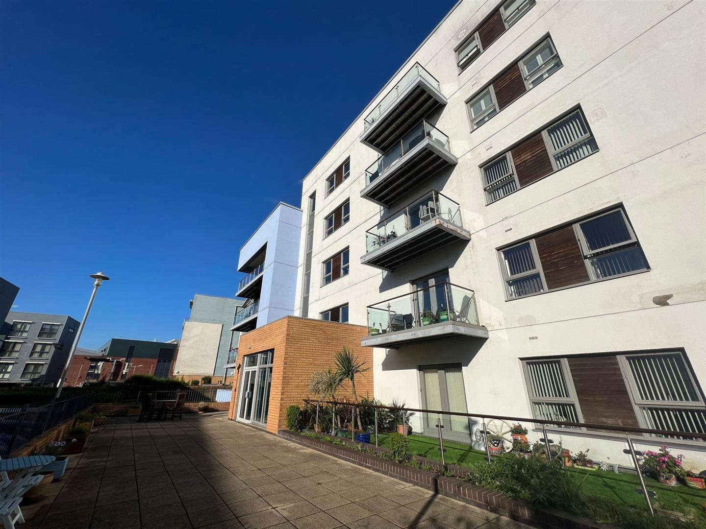 Mariners Court, Lamberts Road, Swansea, SA1 8QW